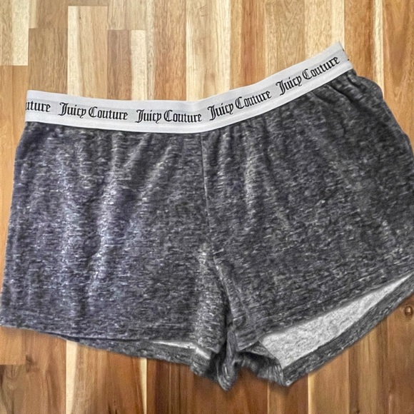 Juicy Couture - soft grey velour sleep/lounge shorts size large - Picture 5 of 8